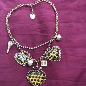 Like new Betsy Johnson necklace